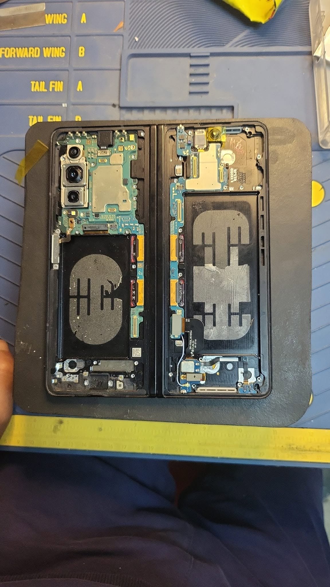 صيانة مفصلة وشاسيه Samsung Galaxy Z Fold